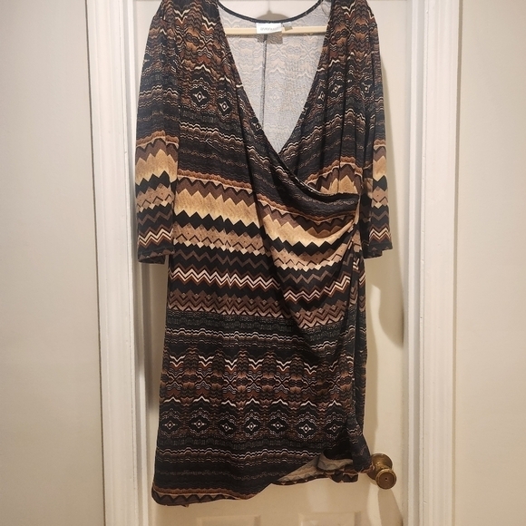 AVENUE wrap dress with tulip hem - Picture 1 of 8